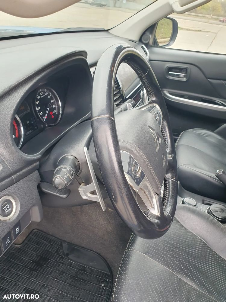 Mitsubishi L200 Double Cab 2.2 DI-D A/T Instyle - 14