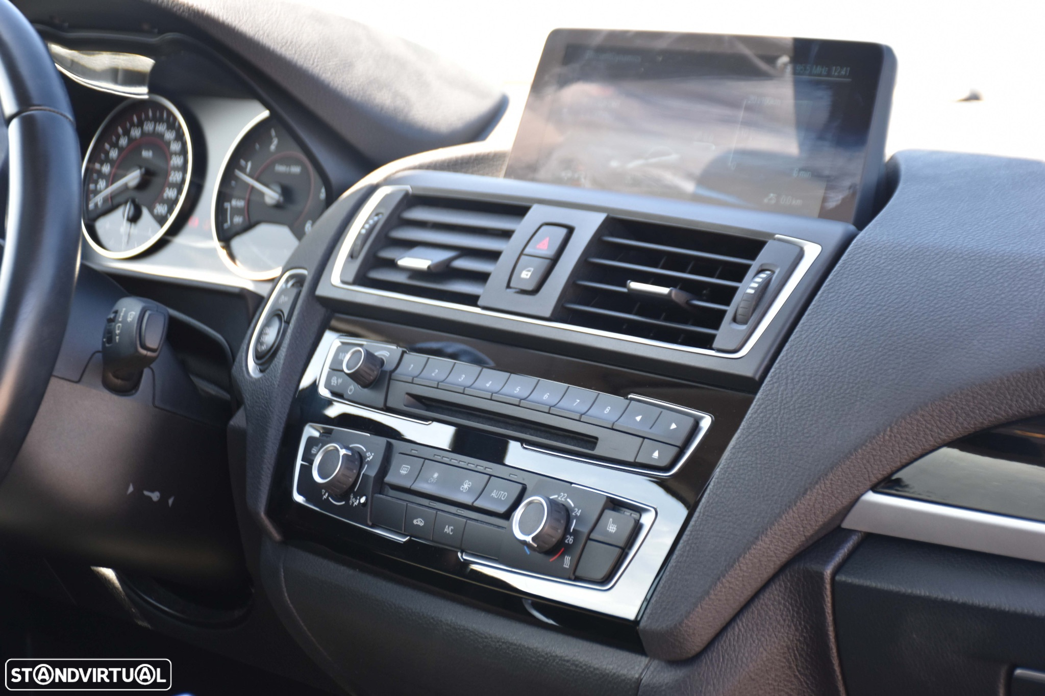 BMW 218 d Coupe Line Sport Auto - 23