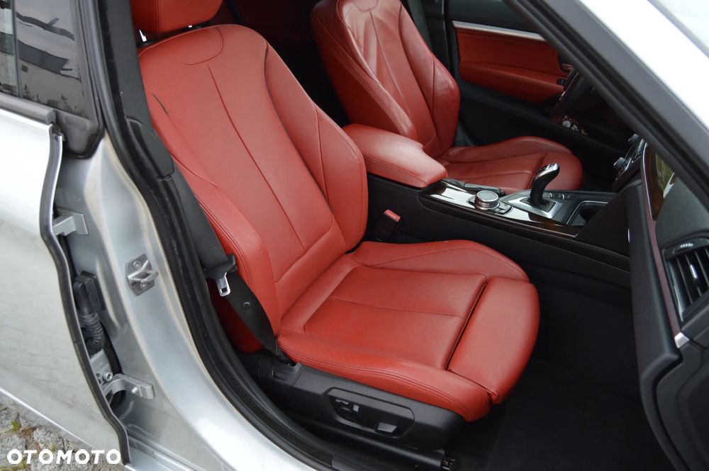 BMW 3GT 335i xDrive Sport Line - 38
