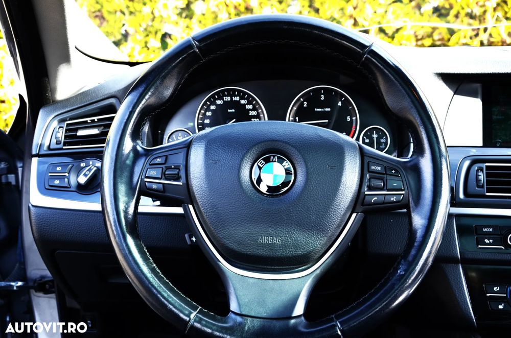 BMW Seria 5 520d Aut. Luxury Line - 23