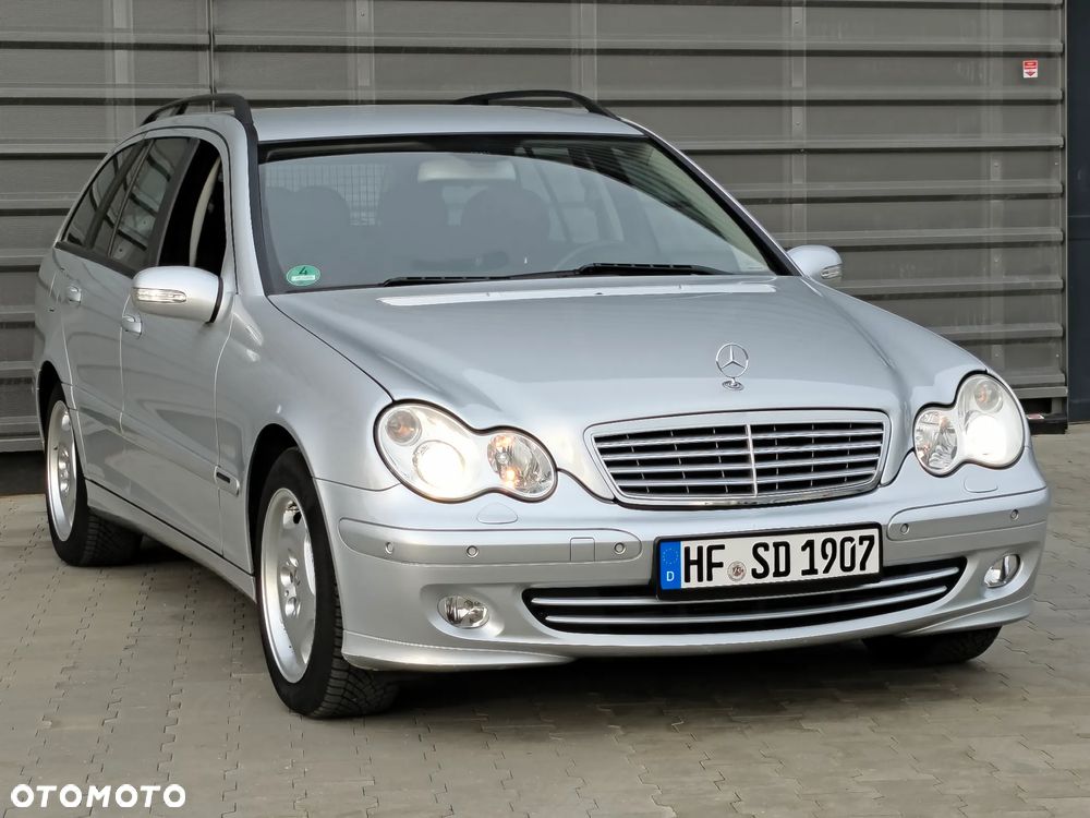 Mercedes-Benz Klasa C 180 Kompressor Automatik Avantgarde Sport Edition - 30