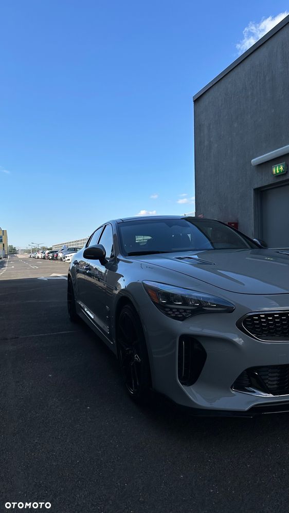 Kia Stinger - 3