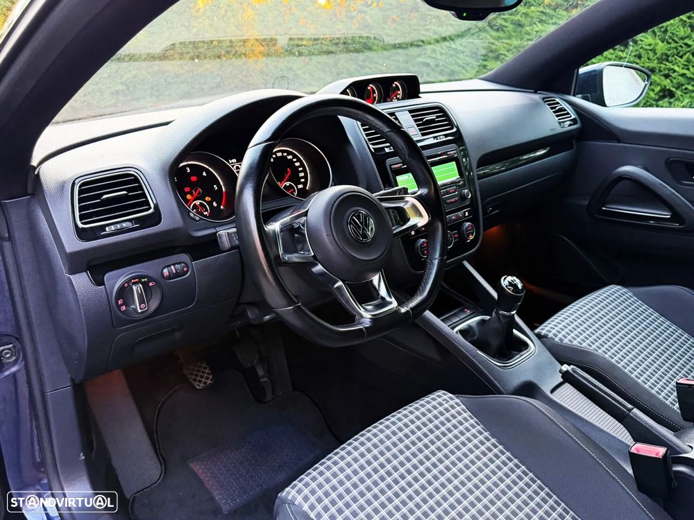 VW Scirocco 2.0 TDI Sport - 13
