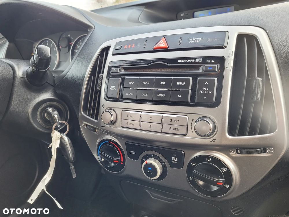 Hyundai i20 1.2 Fifa World Cup Edition - 9