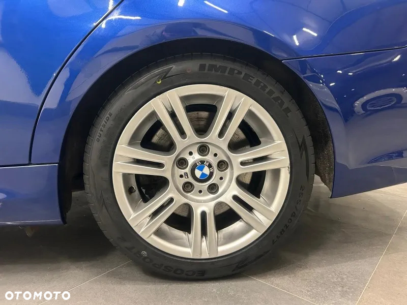 BMW Seria 3 325xi Touring - 30