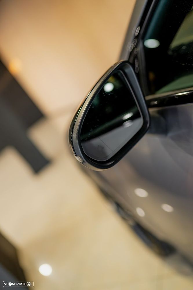 Mercedes-Benz CLA 250 e 8G-DCT AMG Line - 19