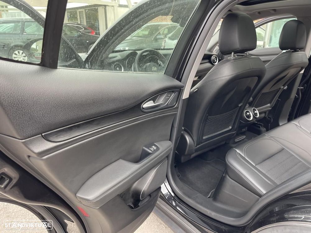 Alfa Romeo Stelvio 2.2 D Super AT8 - 12