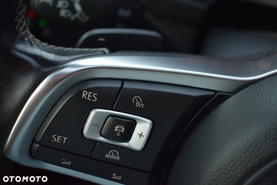 Volkswagen Tiguan 2.0 TDI SCR 4MOTION DSG Highline - 25