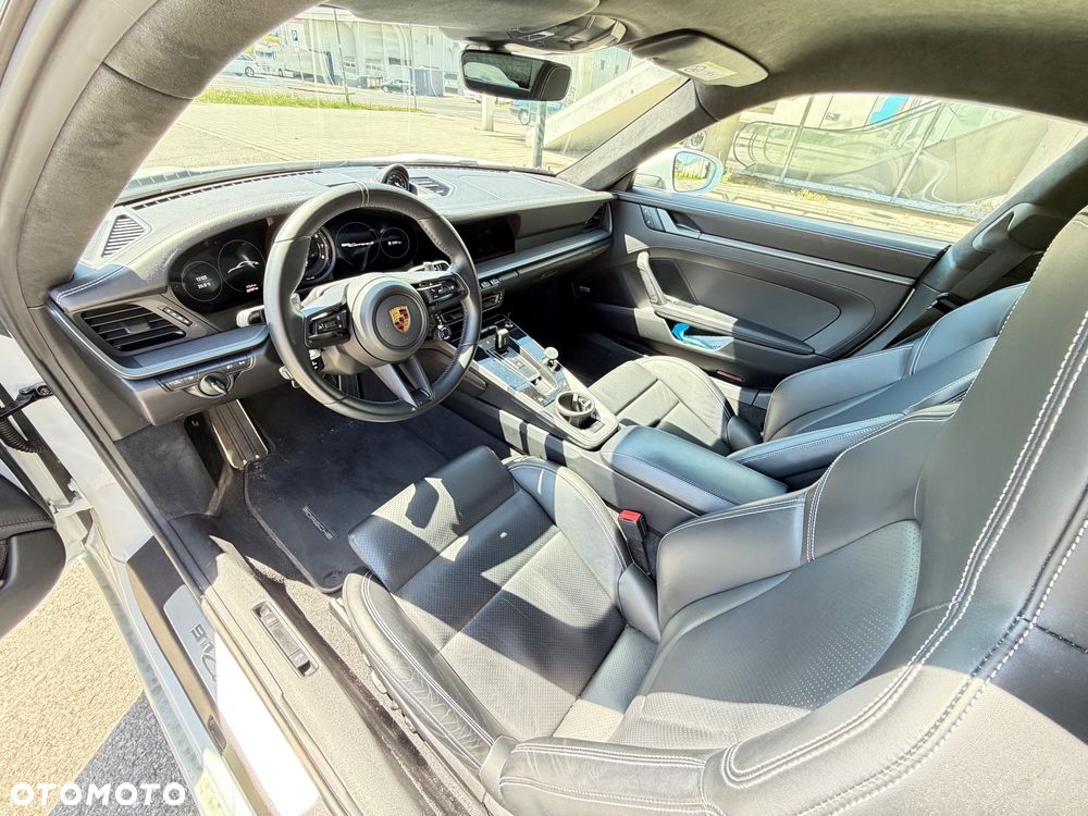 Porsche 911 Carrera 4 PDK - 10