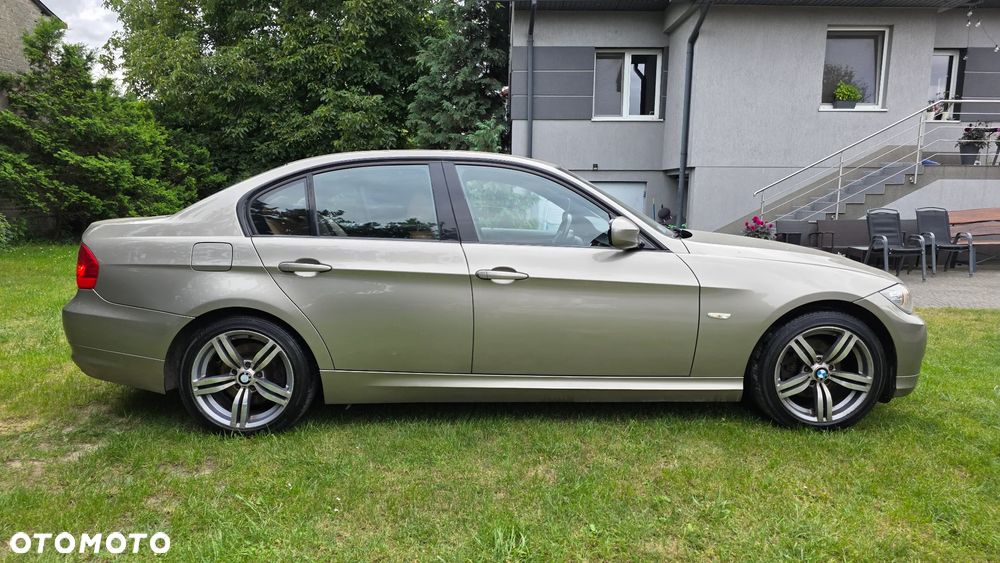 BMW Seria 3 318d - 16