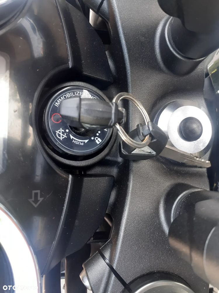 Kawasaki Z 900 RS - 2