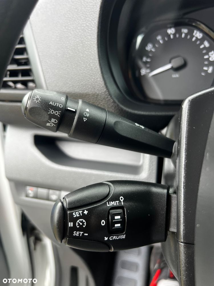 Opel Vivaro - 17