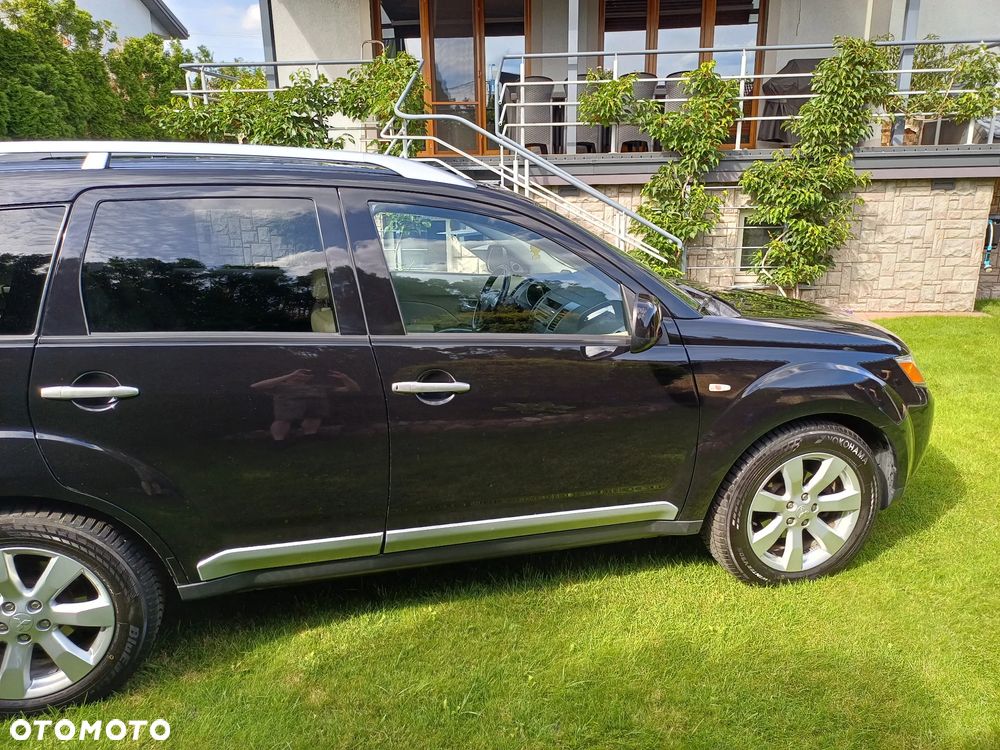 Mitsubishi Outlander 2.0 DID Intense + - 6
