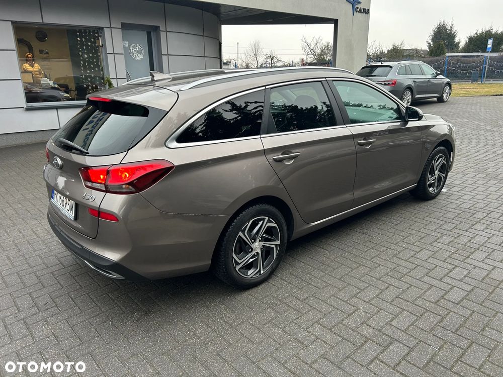 Hyundai i30 1.6 D Comfort DCT - 3