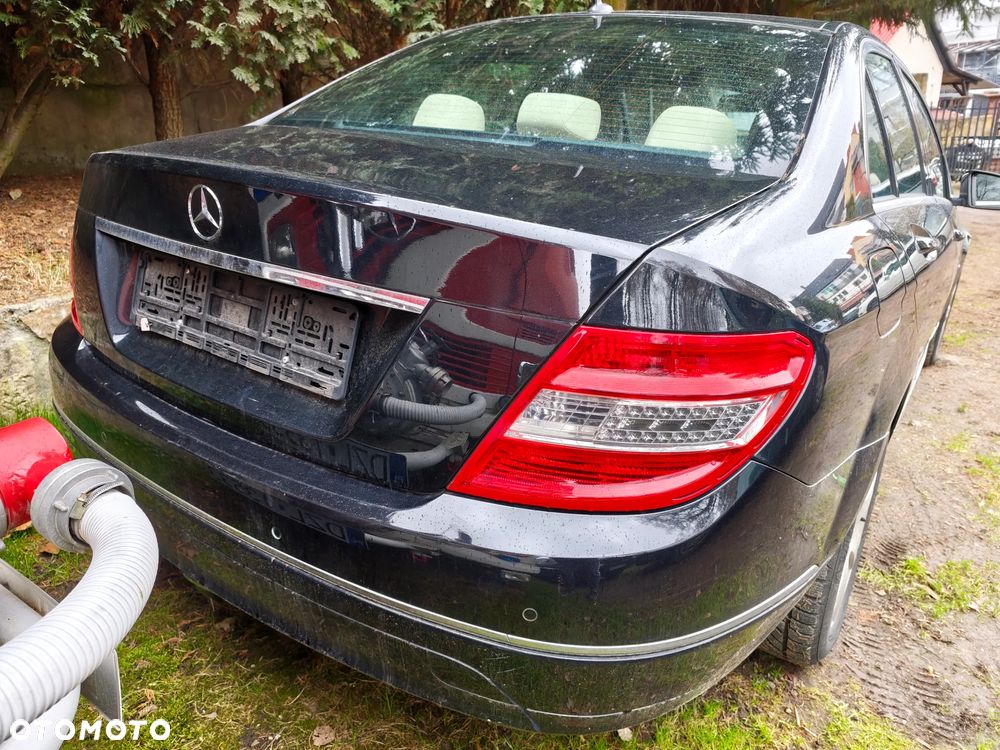 Mercedes-Benz Klasa C 250 CDI DPF (BlueEFFICIENCY) Avantgarde - 13