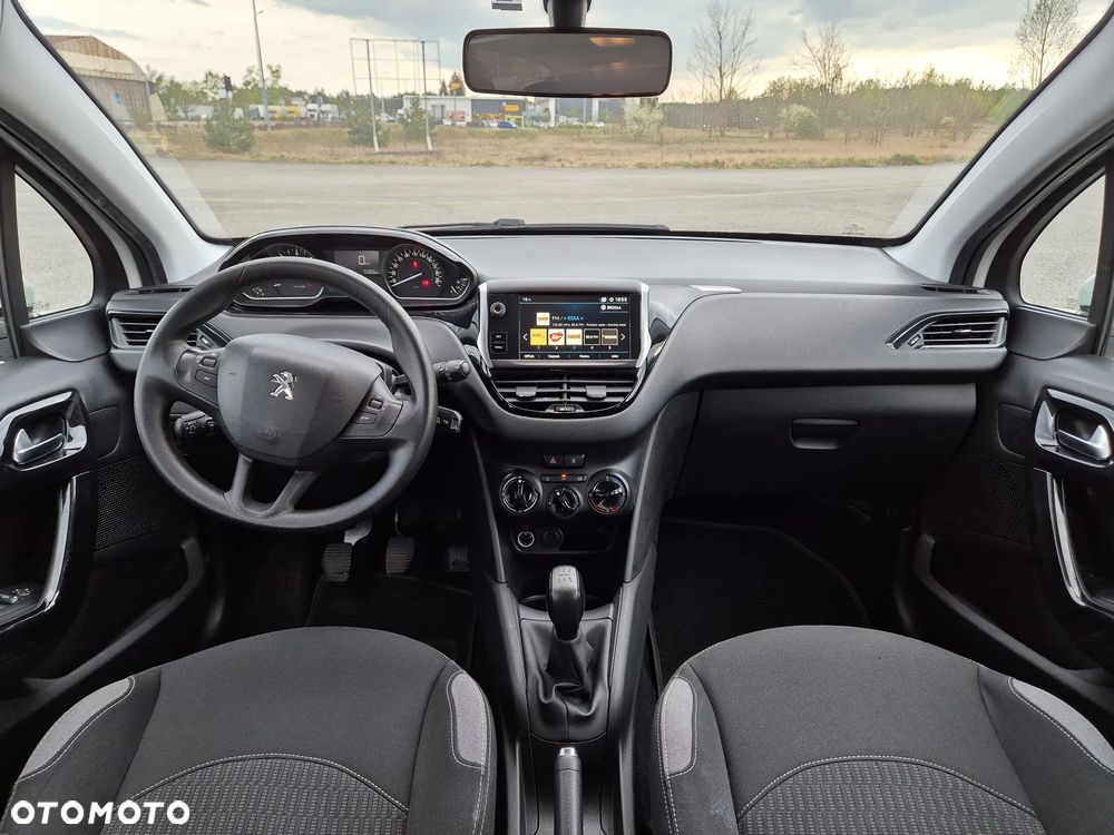 Peugeot 208 - 21