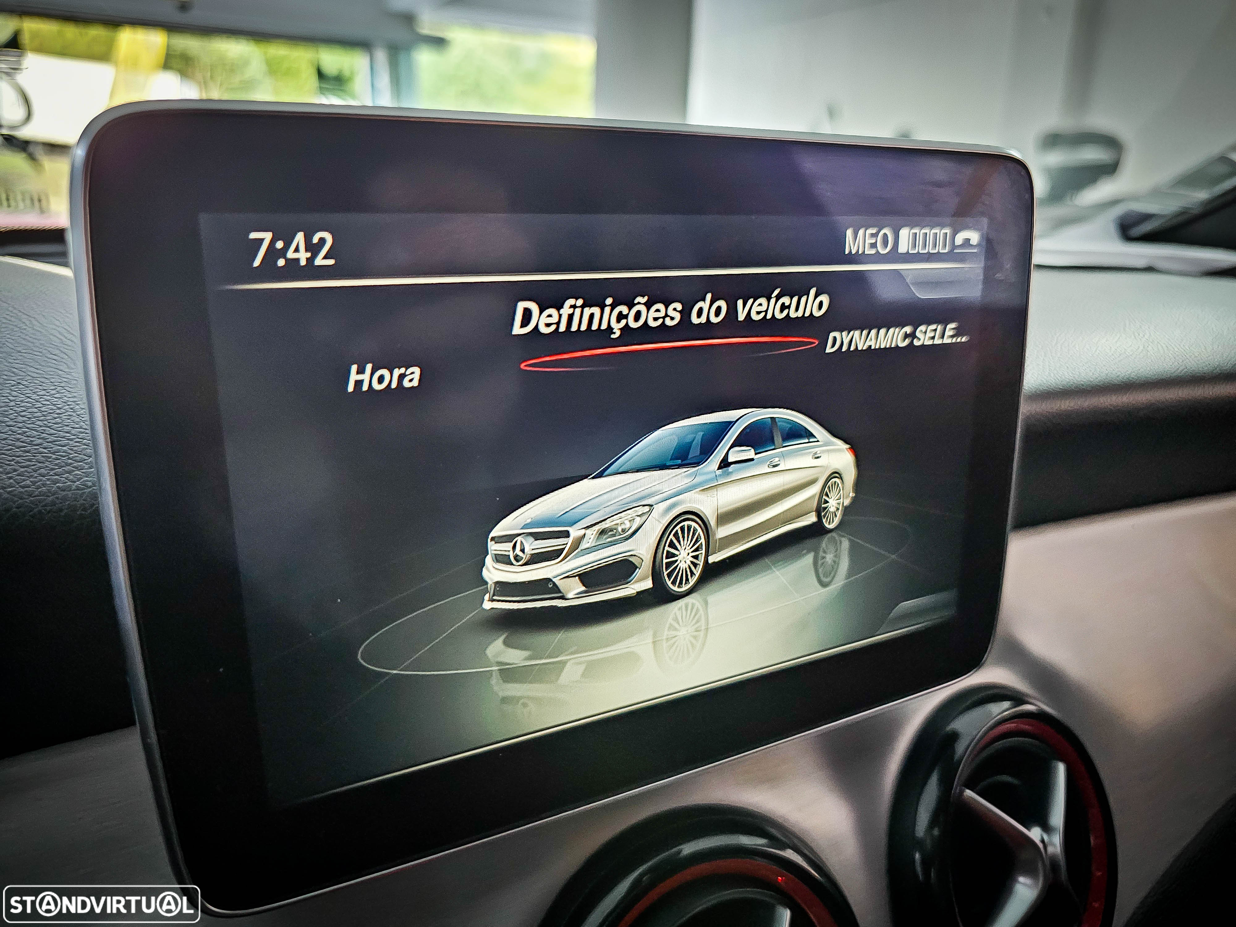 Mercedes-Benz CLA 45 AMG 4Matic 7G-DCT - 32