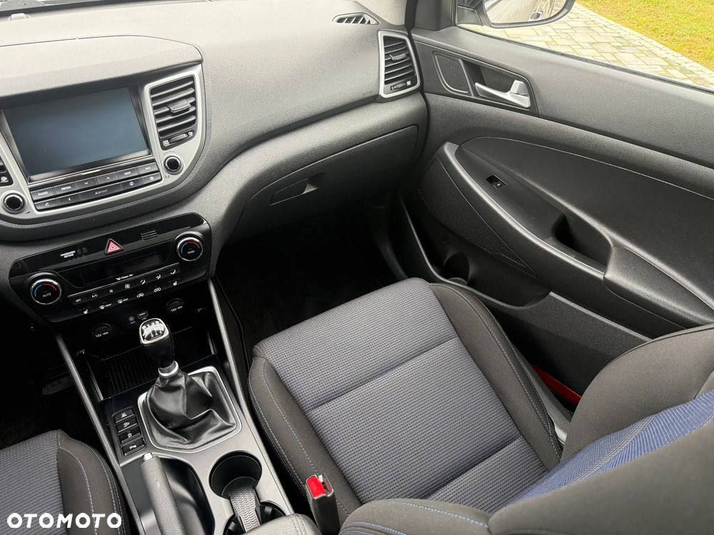 Hyundai Tucson blue 1.7 CRDi 2WD Style - 18