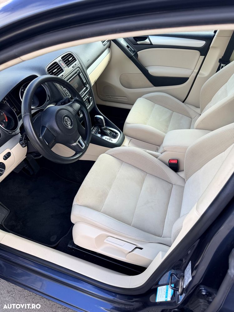 Volkswagen Golf - 10