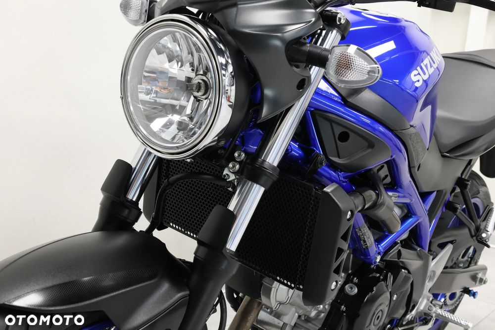 Suzuki SV - 25