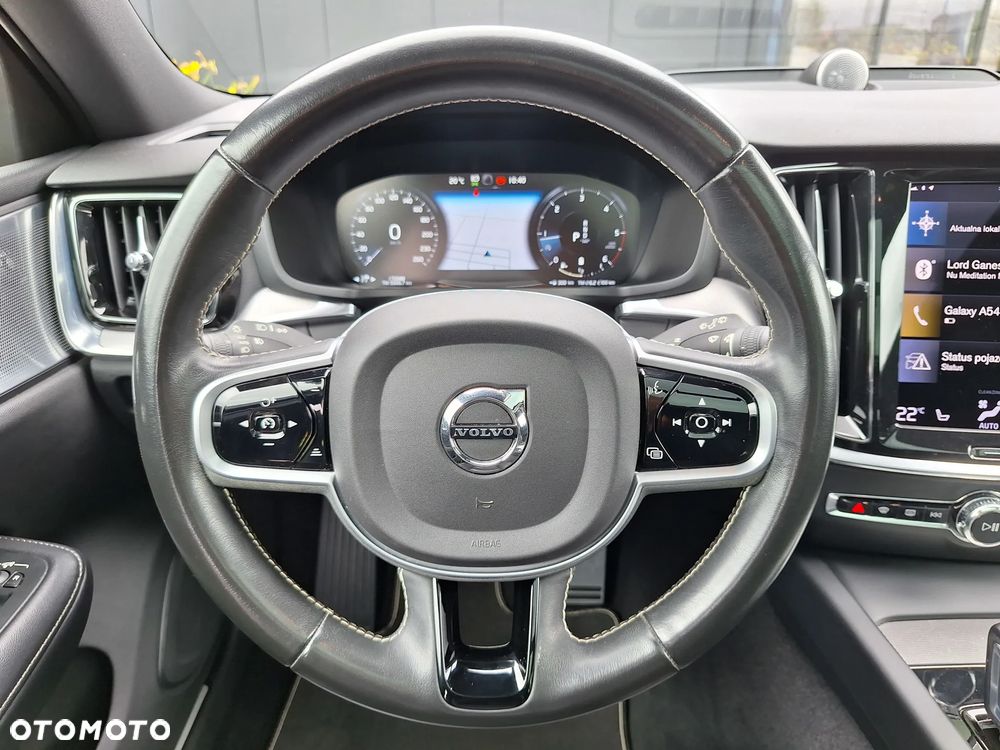 Volvo V60 B4 D R-Design - 31