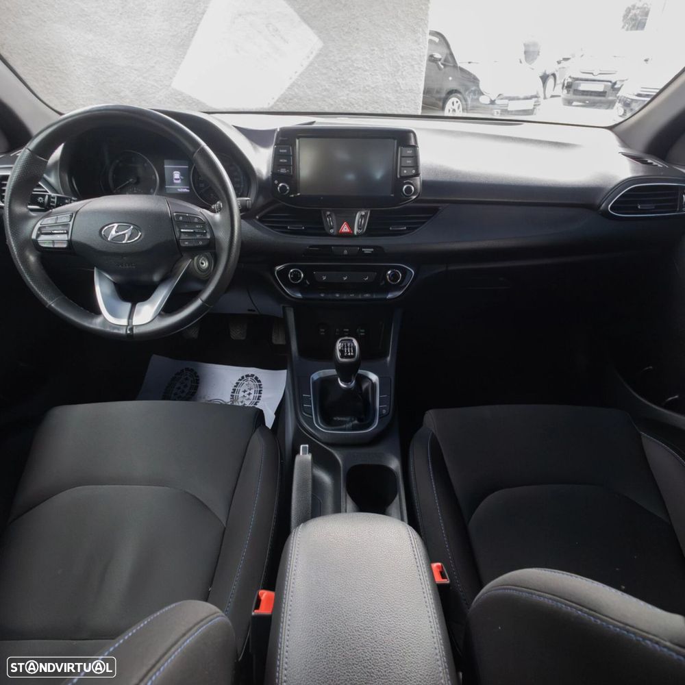 Hyundai i30 SW 1.6 CRDi Blue Comfort+Navi - 10