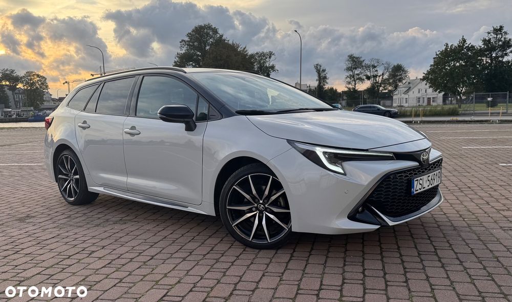 Toyota Corolla 2.0 Hybrid GR Sport Dynamic - 1
