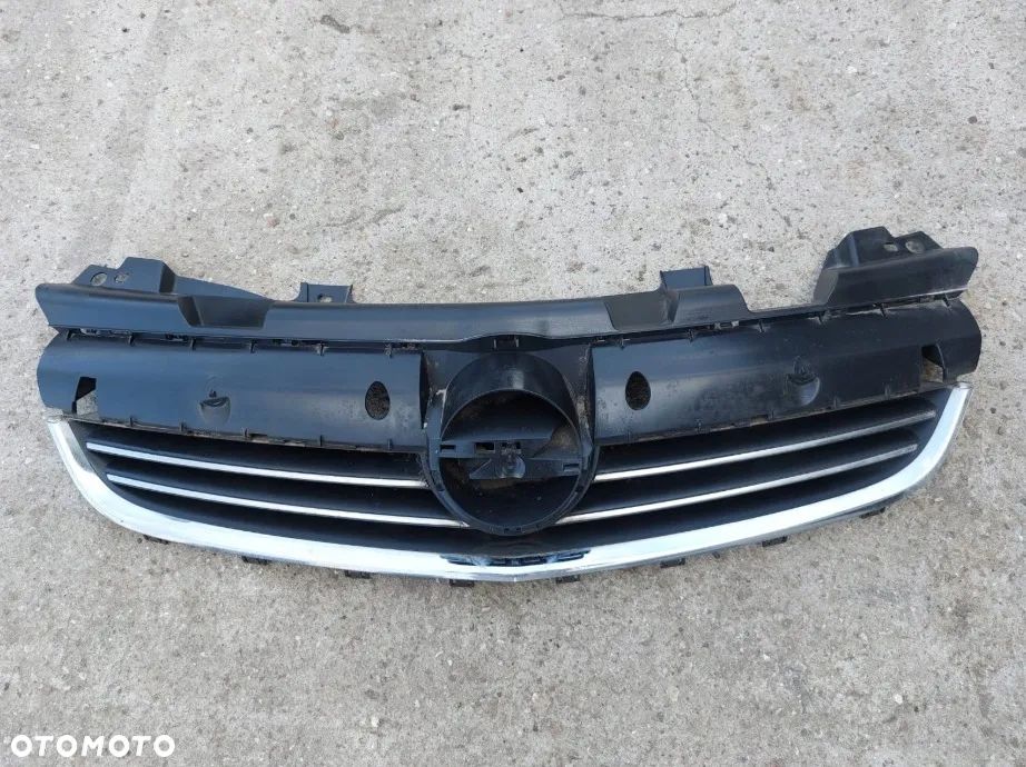 Grill atrapa zderzaka chłodnicy Opel Zafira B LIFT
