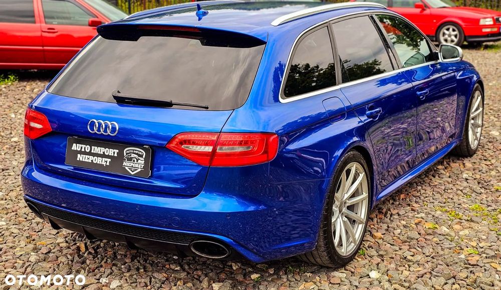 Audi RS4 Avant - 5
