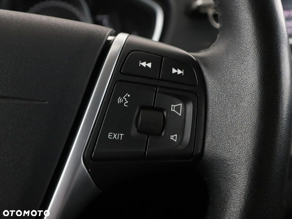 Volvo V40 T2 Momentum - 30