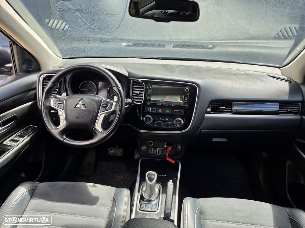 Mitsubishi Outlander 2.0 Intense Navi - 17