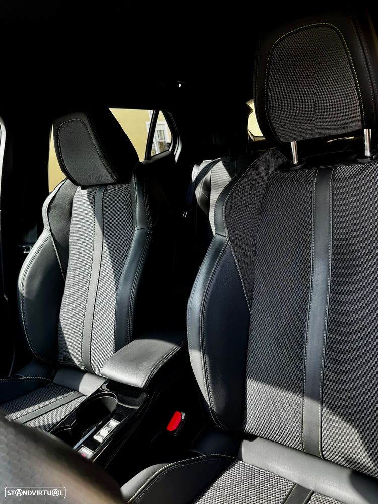 Peugeot 2008 1.2 PureTech GT Line EAT8 - 13