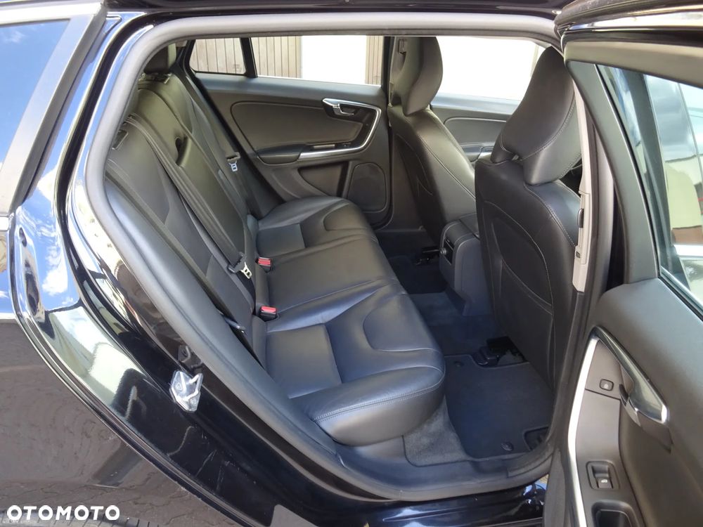 Volvo V60 D2 Drive-E Momentum - 9