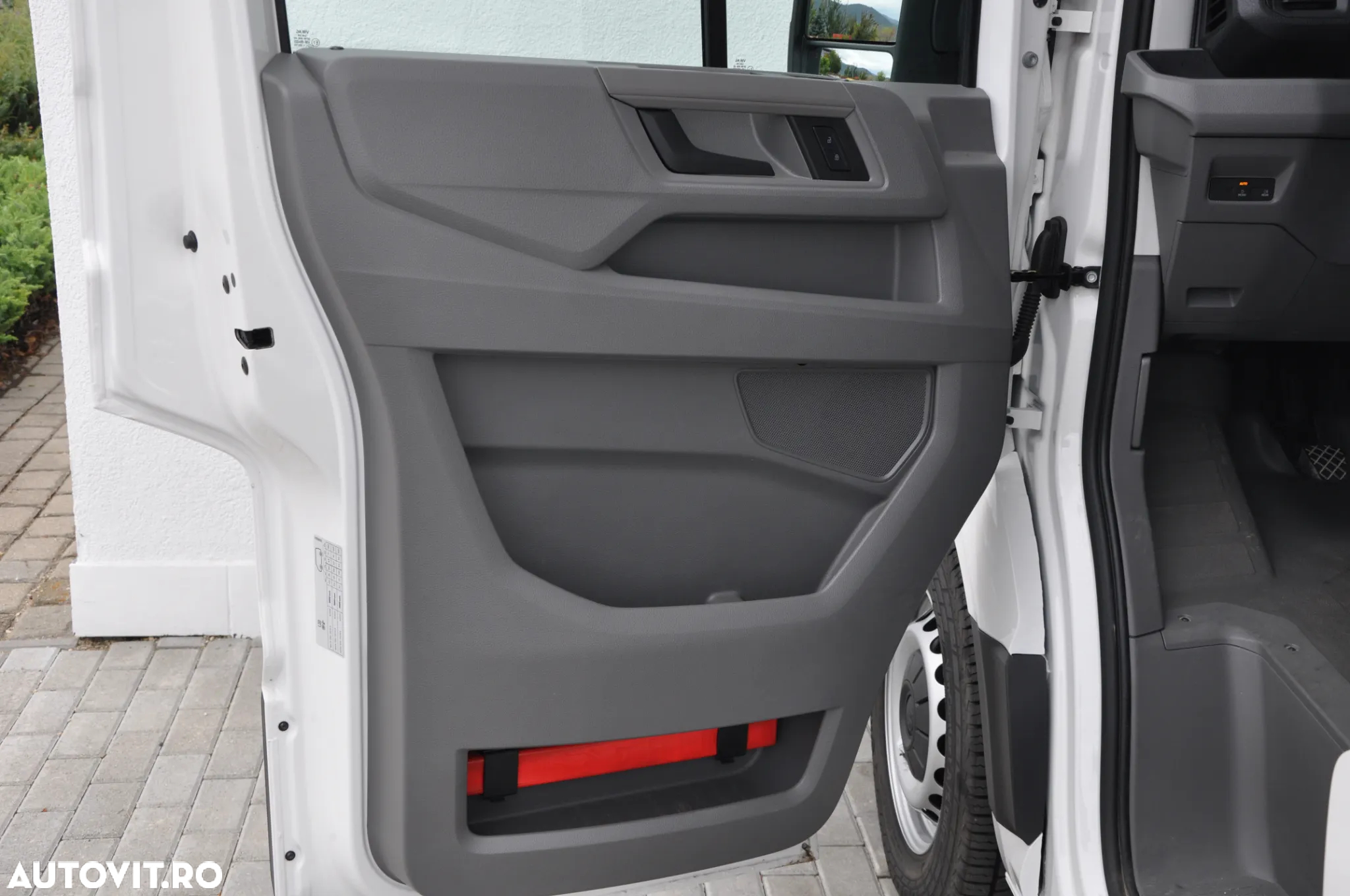 Volkswagen CRAFTER 3.5 L3H3 - 9