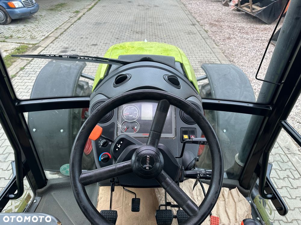 Claas Axos 320 - 14
