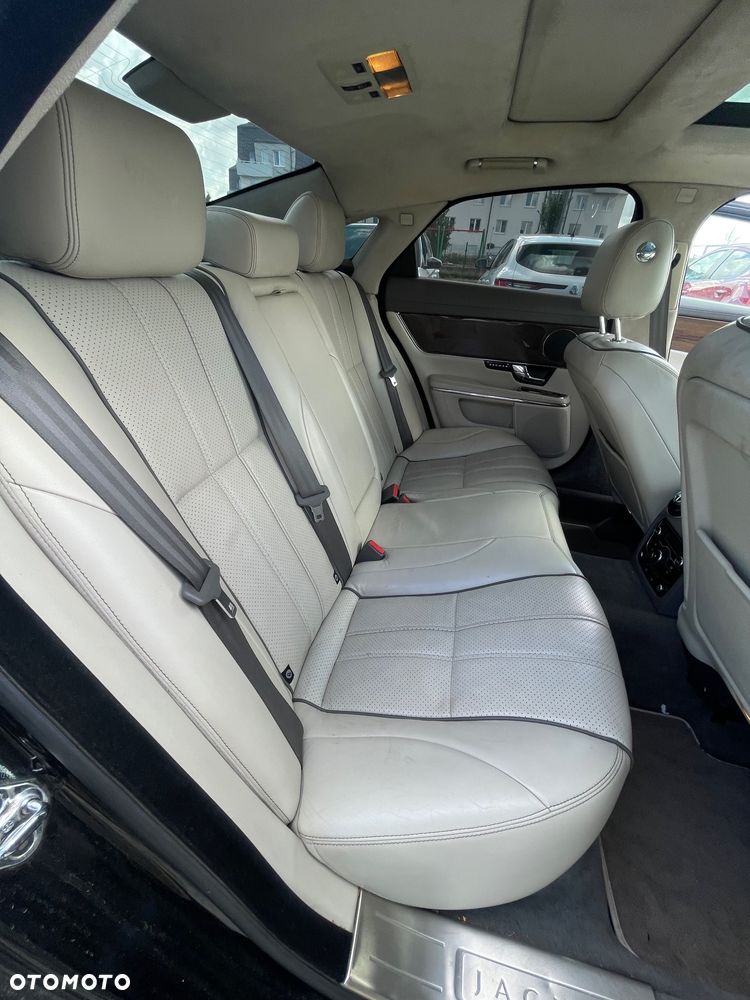 Jaguar XJ 3.0 D V6 Portfolio - 16