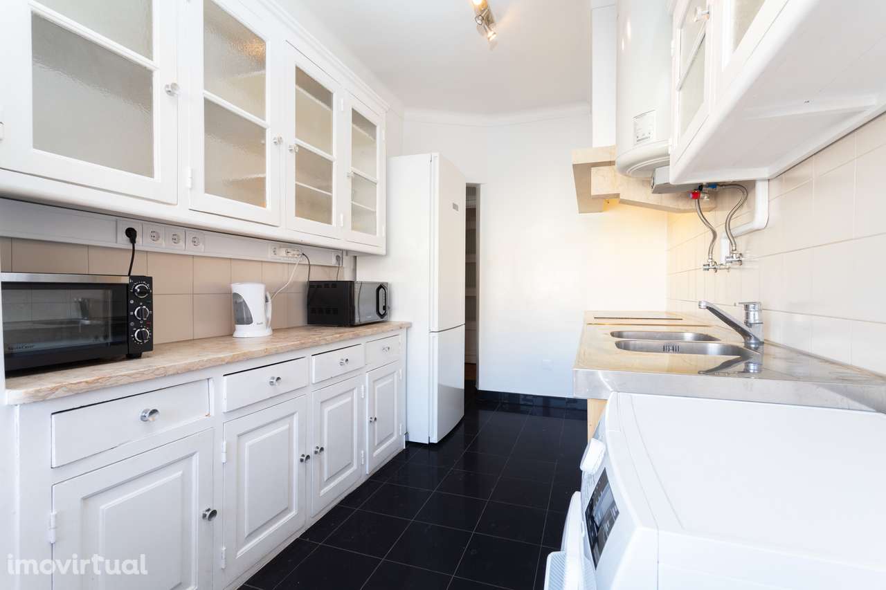 T5 no Bairro São Miguel - Alvalade, com box e varanda generosa - Grande imagem: 2/39