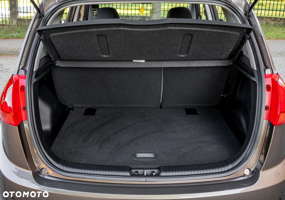 Kia Venga 1.6 CVVT Black Collection - 31