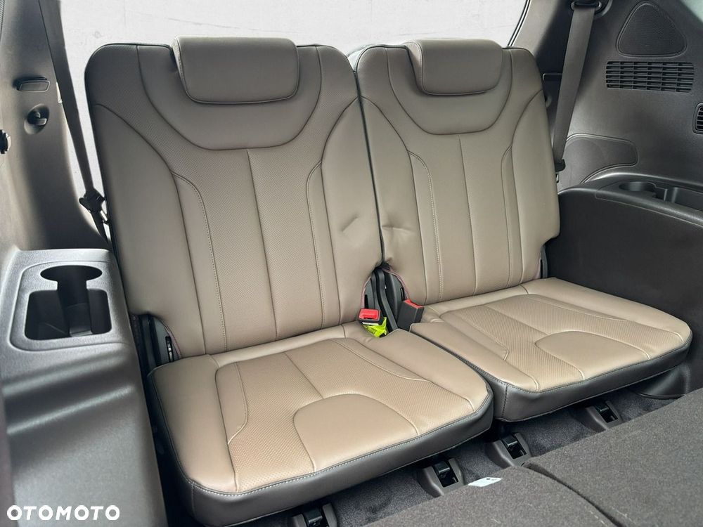 Hyundai Santa Fe - 27