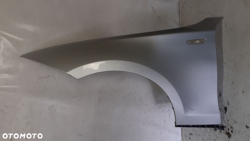 * BŁOTNIK PRZEDNI PRZOD  LEWY BMW 1 E81 E82 E87 E88 TITANSILBER 354 - 1