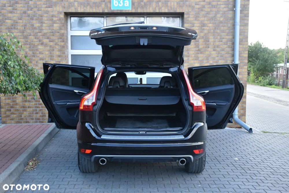 Volvo XC 60 D3 Drive-E R-Design Momentum - 17