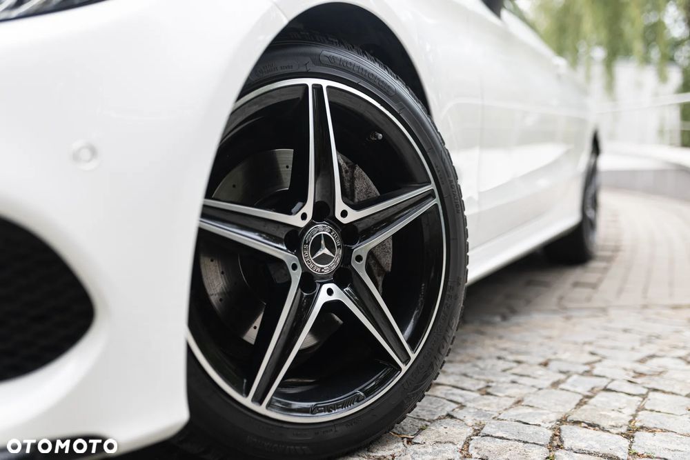 Mercedes-Benz Klasa C 200 4-Matic 9G-Tronic - 3
