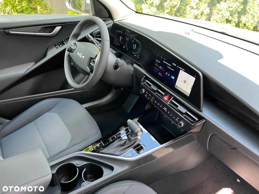 Kia Niro 1.6 GDI Hybrid M - 30
