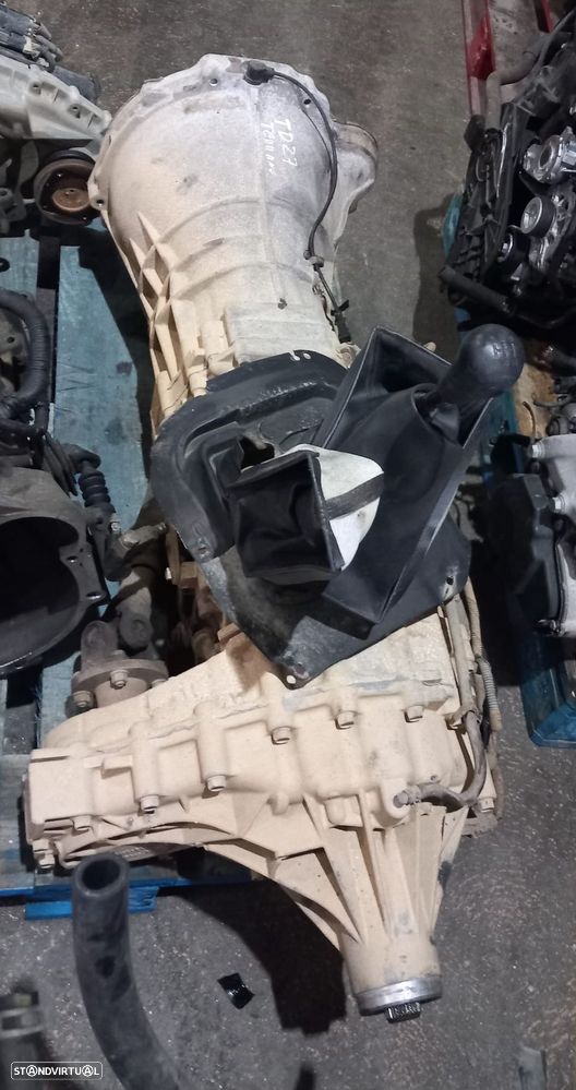 Caixa de Velocidades e Caixa Transferências Nissan Terrano 2.7 TDi Ref: TD27 - 2