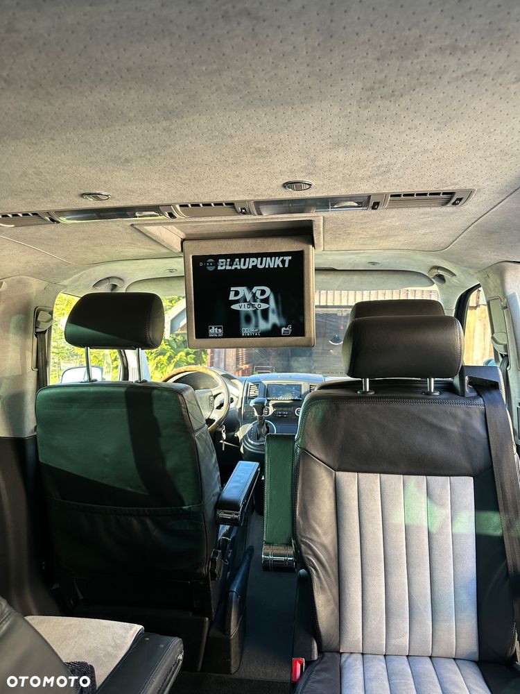 Volkswagen Multivan - 13