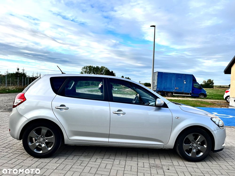 Kia Ceed 1.4 CVVT Attract - 6