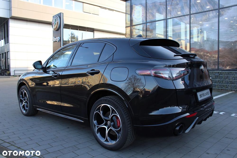 Alfa Romeo Stelvio 2.0 Turbo Veloce Q4 - 11