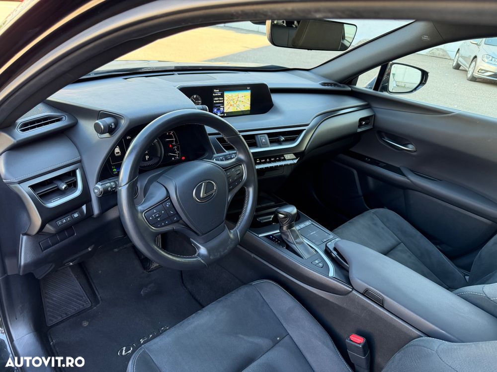 Lexus UX 250h Business Edition - 7