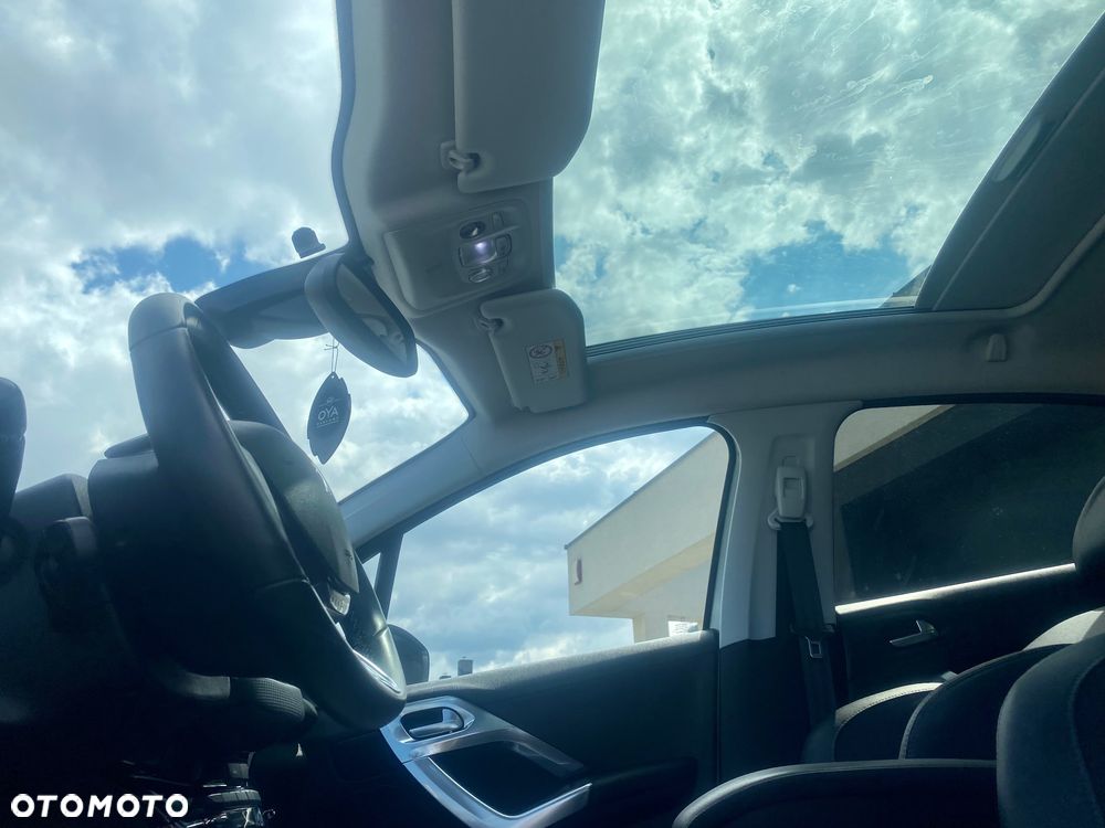 Peugeot 208 PureTech 110 Stop & Start EAT6 Allure - 23