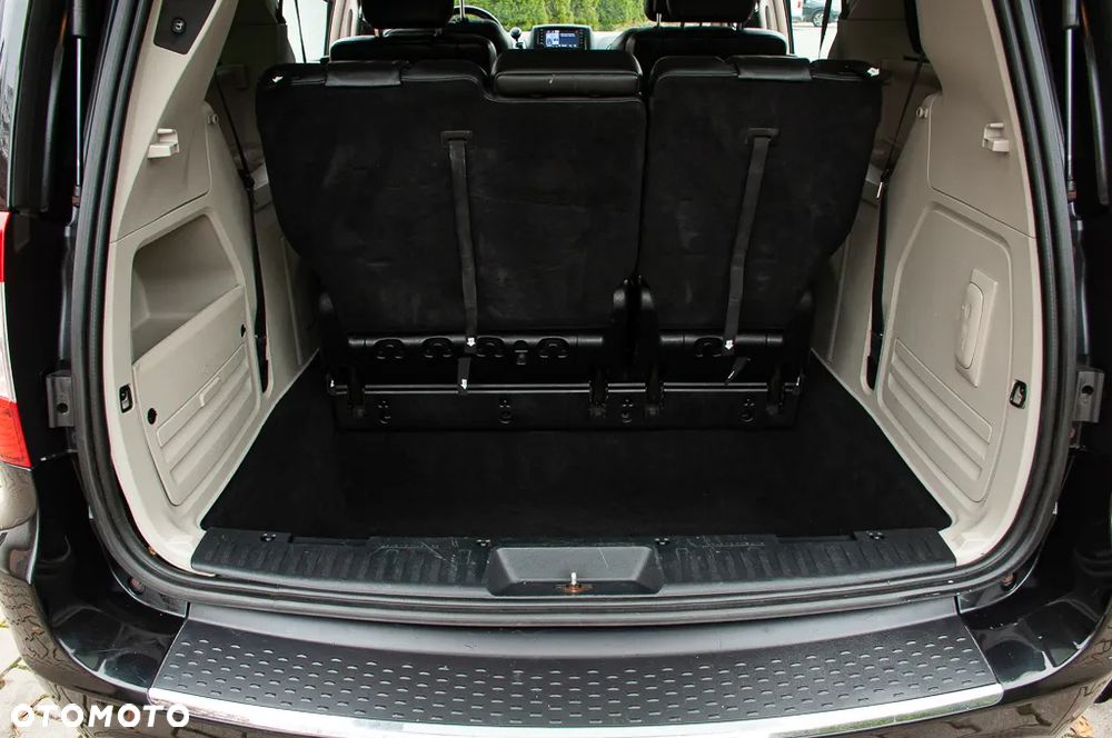 Lancia Voyager 3.6 Platinum - 36